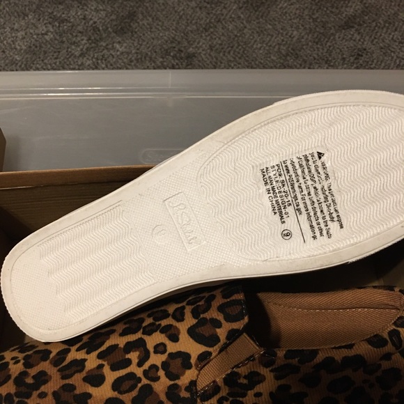 Cheetah shoes - Picture 2 of 2